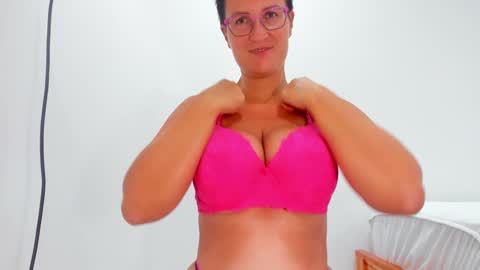CurvyJules online show from October 2025 12:02:02 PM
