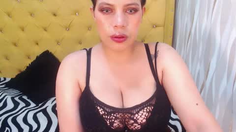 Snapshot of curvyjulieth chatting on September 2025 04:36:01 AM Julieth online show from September 2025 04:36:01 AM