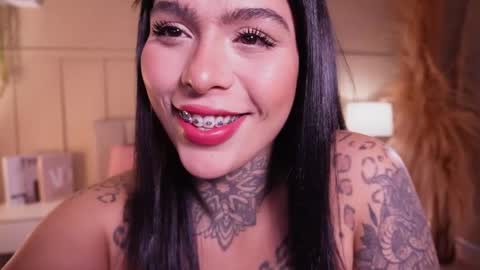 Snapshot of curvyliciouss chatting on April 2026 08:17:01 PM Samantha online show from April 2026 08:17:01 PM