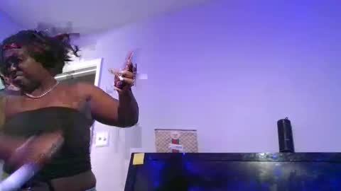 curvyychocolate online show from February 2025 02:20:01 AM