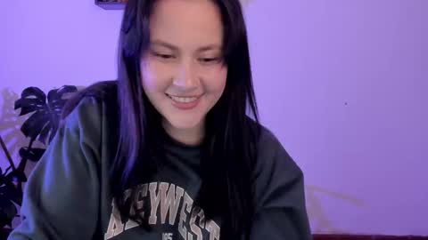 Vivi  online show from November 2025 04:00:01 AM