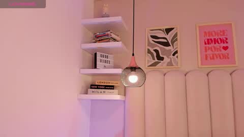 Amber  online show from November 2025 07:49:02 PM