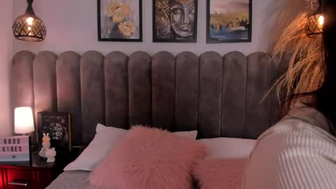 Amber  online show from April 2026 07:18:01 PM