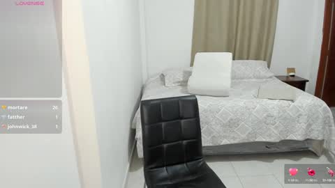 Snapshot of cute_brunett chatting on December 2024 07:54:02 AM Sara online show from December 2024 07:54:02 AM