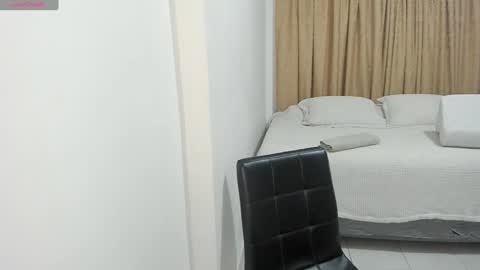 Snapshot of cute_brunett chatting on January 2025 05:37:02 AM Sara online show from January 2025 05:37:02 AM
