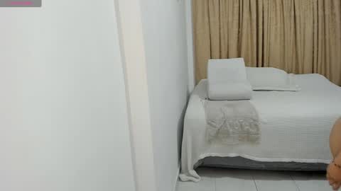 Snapshot of cute_brunett chatting on January 2025 10:39:01 AM Sara online show from January 2025 10:39:01 AM