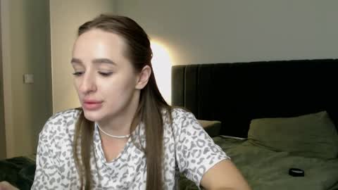 cute_girl_mia__ online show from May 2026 04:45:02 PM
