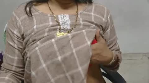 Snapshot of cute_kashmira99 chatting on February 2026 04:13:01 PM kashmira online show from February 2026 04:13:01 PM