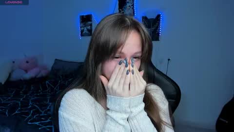 Snapshot of cute_little_ass chatting on October 2025 02:14:02 PM Emily online show from October 2025 02:14:02 PM