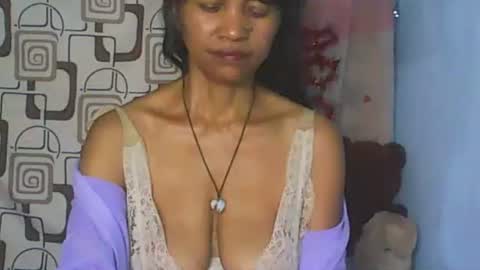 Snapshot of cute_moll chatting on April 2026 01:23:01 PM murielle online show from April 2026 01:23:01 PM