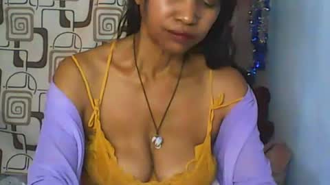 Snapshot of cute_moll chatting on May 2026 08:11:02 AM murielle online show from May 2026 08:11:02 AM
