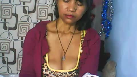 Snapshot of cute_moll chatting on June 2026 02:12:02 PM murielle online show from June 2026 02:12:02 PM