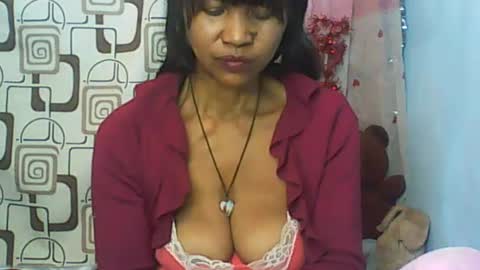 Snapshot of cute_moll chatting on July 2026 08:40:01 AM murielle online show from July 2026 08:40:01 AM