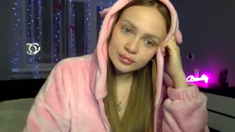 cute_shy06 online show from December 2025 09:54:01 PM