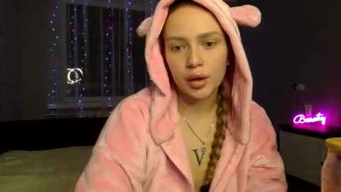 cute_shy06 online show from December 2025 06:26:01 PM