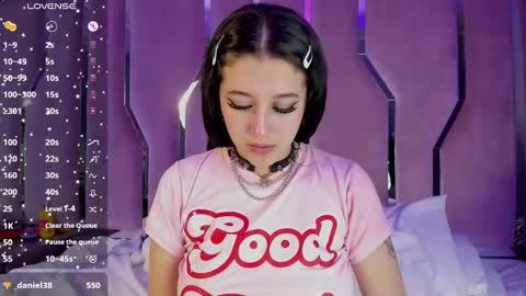 Snapshot of cute_stoone chatting on January 2025 11:26:01 PM SOLEI online show from January 2025 11:26:01 PM