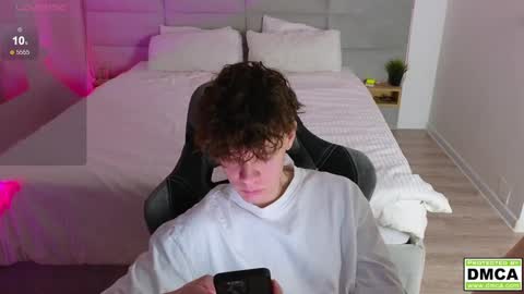 Thomas -  online show from February 2025 08:31:02 PM