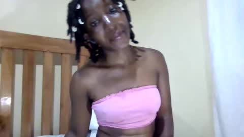 cute_xeniah online show from October 2025 03:23:02 PM