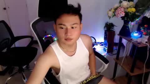 cuteasianlee online show from December 2025 10:42:01 AM