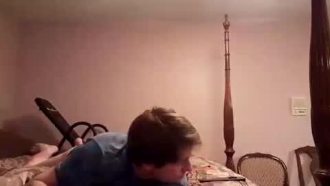 Snapshot of cuteboii29 chatting on February 2025 02:40:01 AM cuteboii29 online show from February 2025 02:40:01 AM