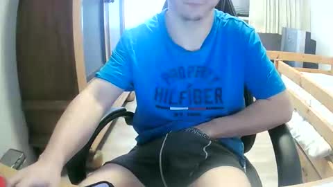 Cuteboy090 online show from March 2026 02:43:01 PM