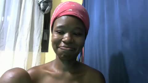 Snapshot of cutebrownie1998 chatting on March 2025 06:54:01 PM VALLARY online show from March 2025 06:54:01 PM