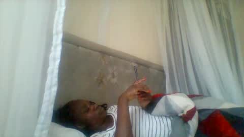 Snapshot of cutebrownie1998 chatting on November 2025 10:36:02 AM VALLARY online show from November 2025 10:36:02 AM