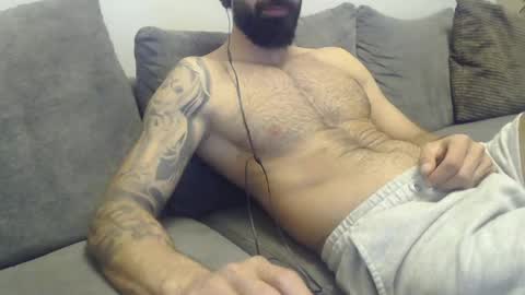 cuteeboy online show from April 2026 06:27:01 PM
