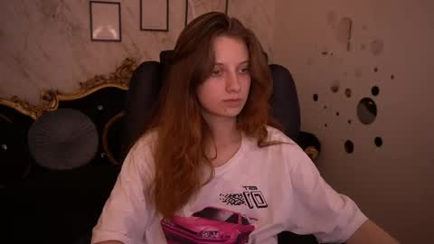 Snapshot of cuteefoxy chatting on May 2026 12:35:02 PM Foxy online show from May 2026 12:35:02 PM