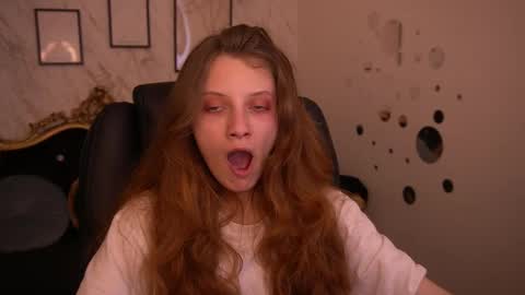 Snapshot of cuteefoxy chatting on June 2026 12:44:02 PM Foxy online show from June 2026 12:44:02 PM
