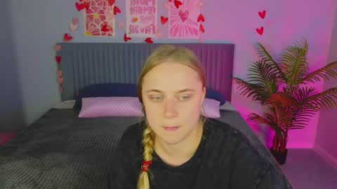 Snapshot of cutefever chatting on July 2026 01:12:01 AM Amyy online show from July 2026 01:12:01 AM