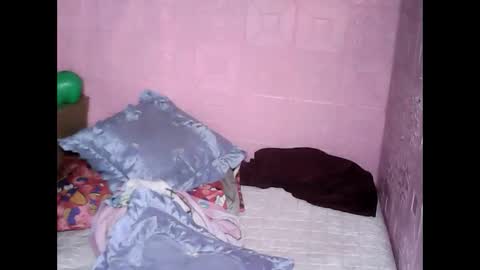 Snapshot of cutehornymom chatting on September 2025 11:39:02 PM cutehornymom online show from September 2025 11:39:02 PM