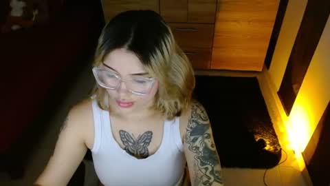Snapshot of cuteisabella_a chatting on July 2026 06:33:01 PM isabella online show from July 2026 06:33:01 PM