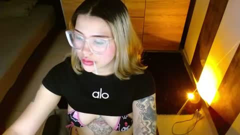 Snapshot of cuteisabella_a chatting on July 2026 07:08:02 PM isabella online show from July 2026 07:08:02 PM