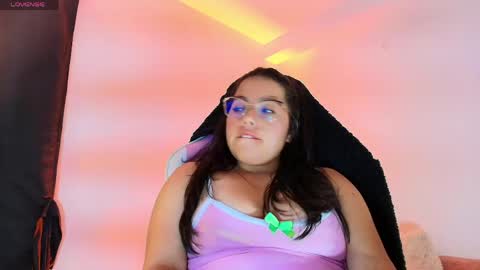 Snapshot of cutejess45 chatting on June 2026 05:23:01 AM tell me jess online show from June 2026 05:23:01 AM