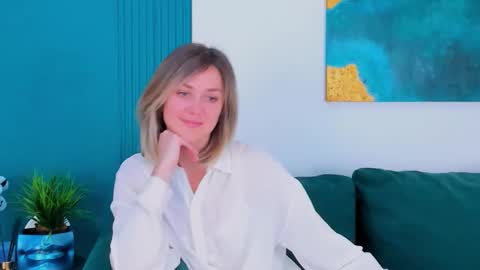 cutemirage online show from September 2025 02:43:02 PM