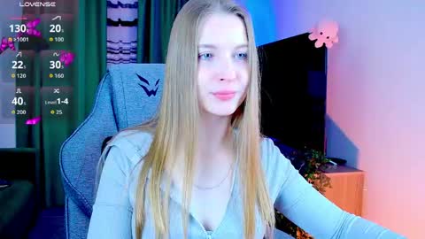 Snapshot of cutemousee chatting on April 2026 06:33:02 AM Rina online show from April 2026 06:33:02 AM