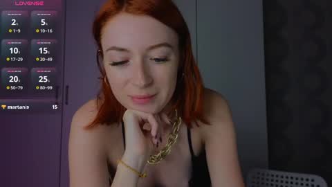 Snapshot of cuteroxyfoxyy chatting on June 2026 03:05:02 PM Roxy online show from June 2026 03:05:02 PM