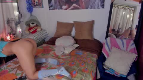 cuteweed420 online show from October 2025 03:43:01 AM