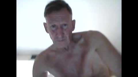 Snapshot of cutewhitebutt chatting on December 2024 09:39:02 AM cutewhitebutt online show from December 2024 09:39:02 AM