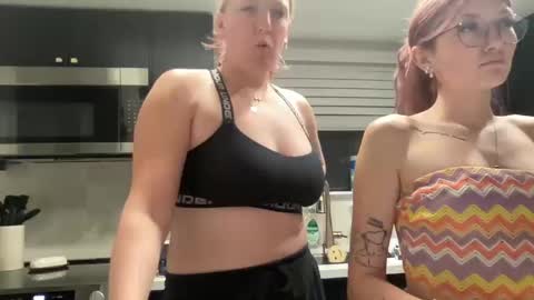 Snapshot of cutey_kiwi chatting on October 2025 04:04:02 AM Cutey kiwi online show from October 2025 04:04:02 AM