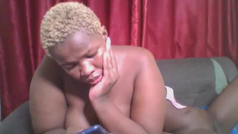 Snapshot of cutey_mellanin chatting on January 2025 12:38:01 AM cutey_mellanin online show from January 2025 12:38:01 AM