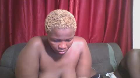 Snapshot of cutey_mellanin chatting on January 2025 03:38:01 AM cutey_mellanin online show from January 2025 03:38:01 AM