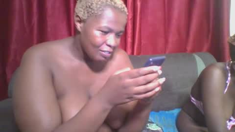 Snapshot of cutey_mellanin chatting on January 2025 07:32:01 PM cutey_mellanin online show from January 2025 07:32:01 PM
