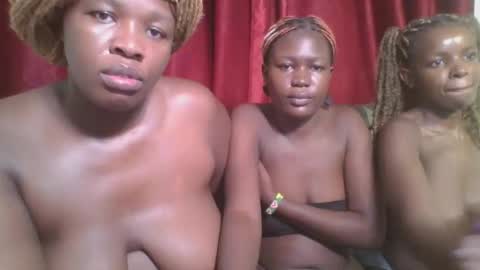 Snapshot of cutey_mellanin chatting on February 2025 01:02:02 AM cutey_mellanin online show from February 2025 01:02:02 AM