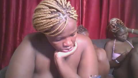 Snapshot of cutey_mellanin chatting on February 2025 02:14:02 AM cutey_mellanin online show from February 2025 02:14:02 AM