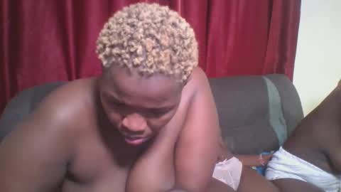 Snapshot of cutey_mellanin chatting on February 2025 02:29:02 AM cutey_mellanin online show from February 2025 02:29:02 AM