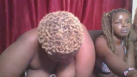 Snapshot of cutey_mellanin chatting on February 2025 12:06:01 PM cutey_mellanin online show from February 2025 12:06:01 PM