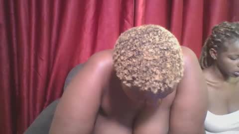 Snapshot of cutey_mellanin chatting on February 2025 12:32:02 AM cutey_mellanin online show from February 2025 12:32:02 AM