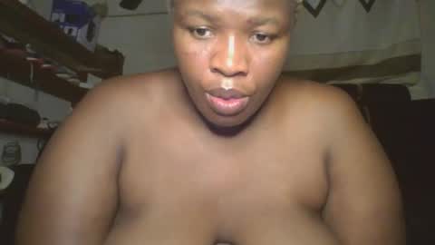 Snapshot of cutey_mellanin chatting on October 2025 06:17:02 PM cutey_mellanin online show from October 2025 06:17:02 PM